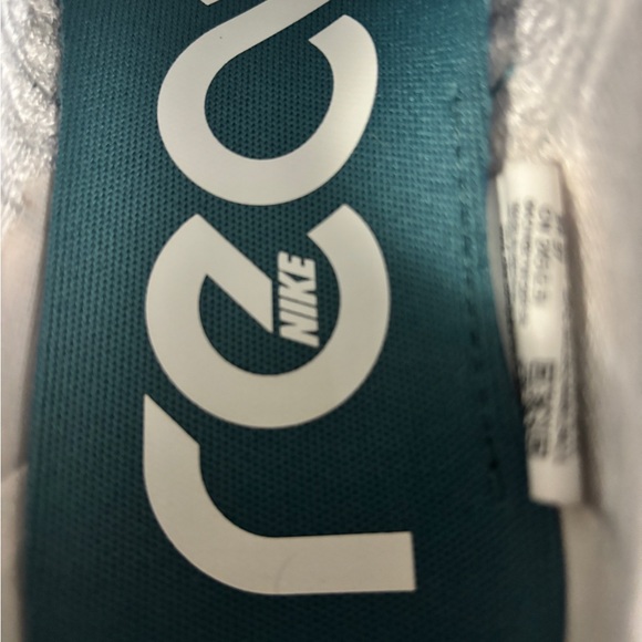 NIKE REACT PHANTOM RUN FLYKNIT 2 WMNS SIZE 7.5 - Picture 9 of 9